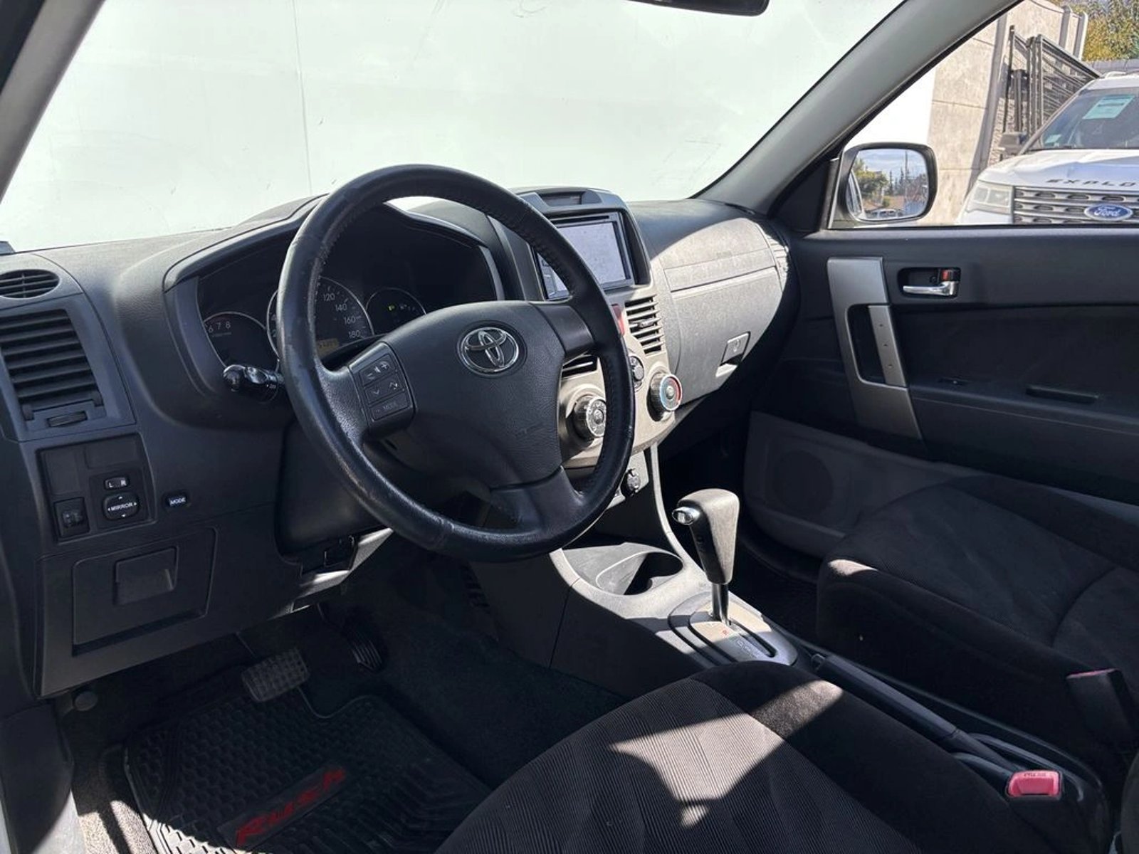 TOYOTA RUSH 1.5 LEI 4X2 AUTO 5P 2017 - Imagen 10 de 17
