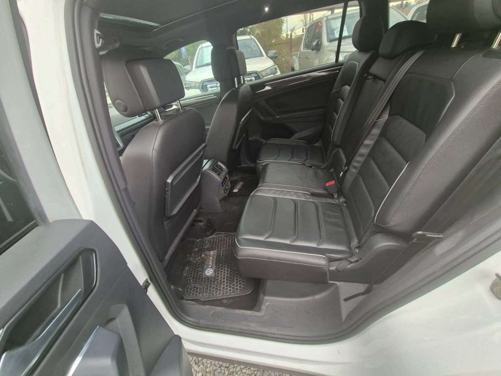 VOLKSWAGEN TIGUAN TIGUAN TSI 2.0 AUT 2018 - Imagen 8 de 10
