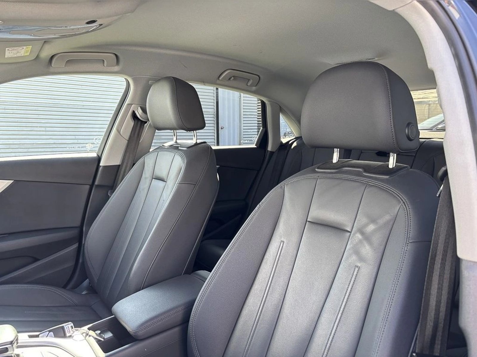 AUDI A4 2.0 TFSI 35 S-TRONIC 2024 - Imagen 9 de 17