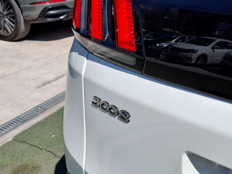 Peugeot 3008 1.5 ALLURE BLUEHDI 4X2 130HP EAT6 5P 2019 - Imagen 10 de 20