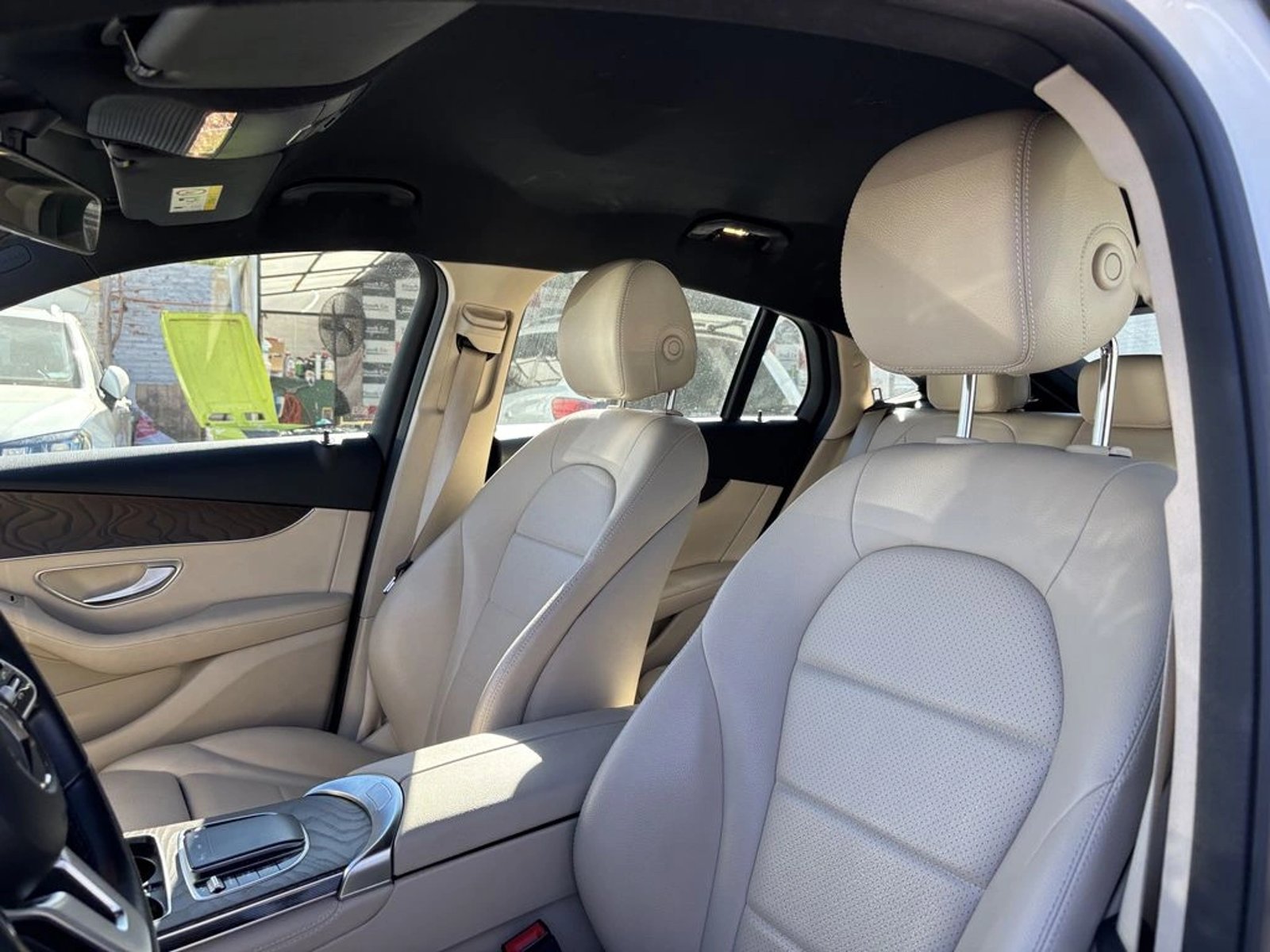 Mercedes-Benz GLC 200 COUPE 2.0 AUTO 2021 - Foto 5 de 18