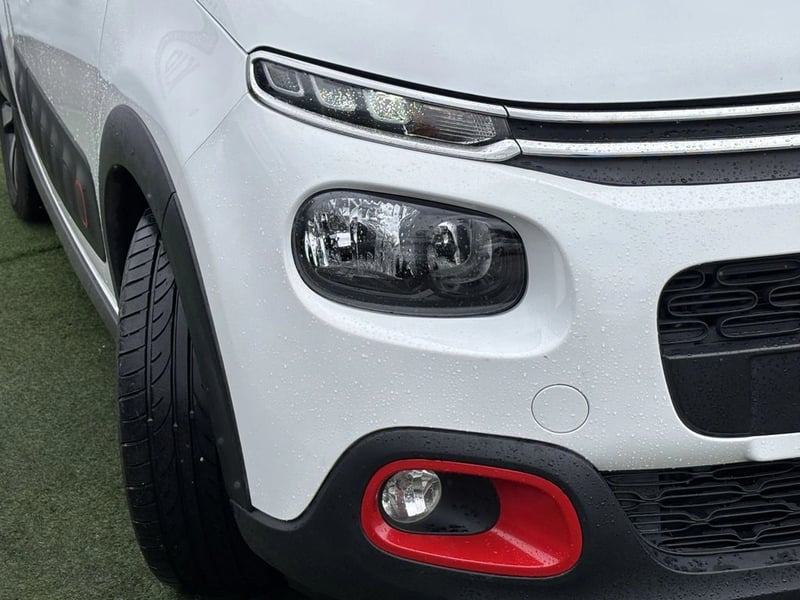 Citroën C3 1.6 BLUEHDI DIESEL SHINE 4X2 HB 100 S&S BVM MT 5P 2018 - Imagen 16 de 20