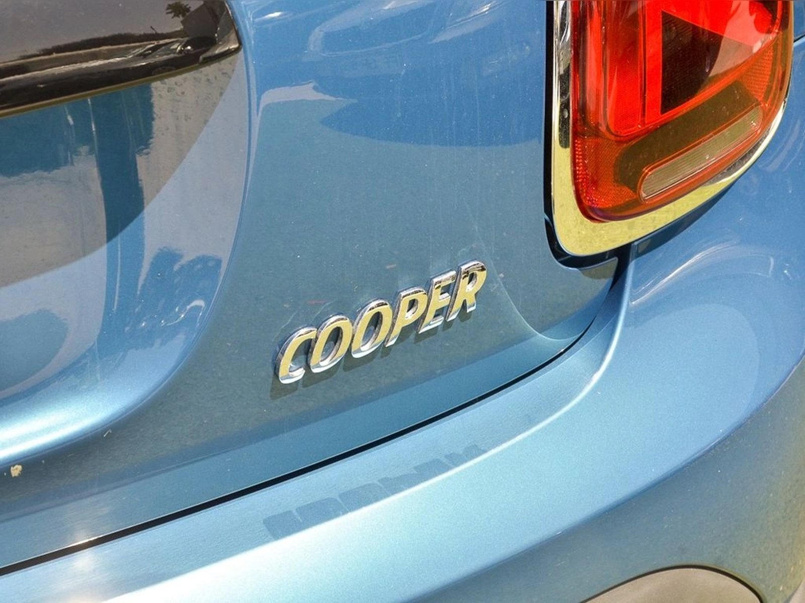 MINI COOPER 1.5 AUTO ESSENTIAL 2024 - Imagen 6 de 17