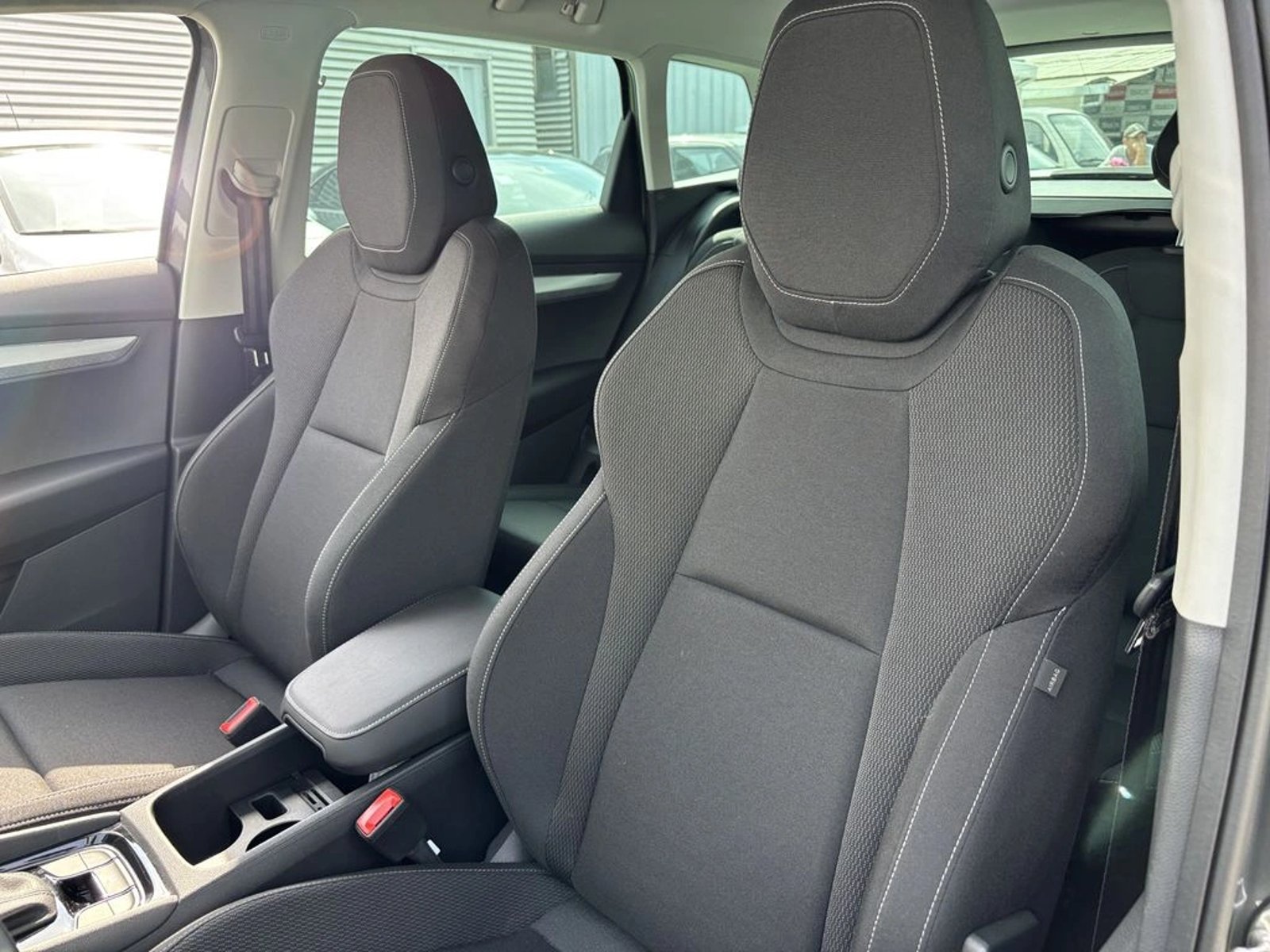 Skoda KAROQ 1.4 TSI AMBITION AUTO 2025 - Imagen 13 de 20