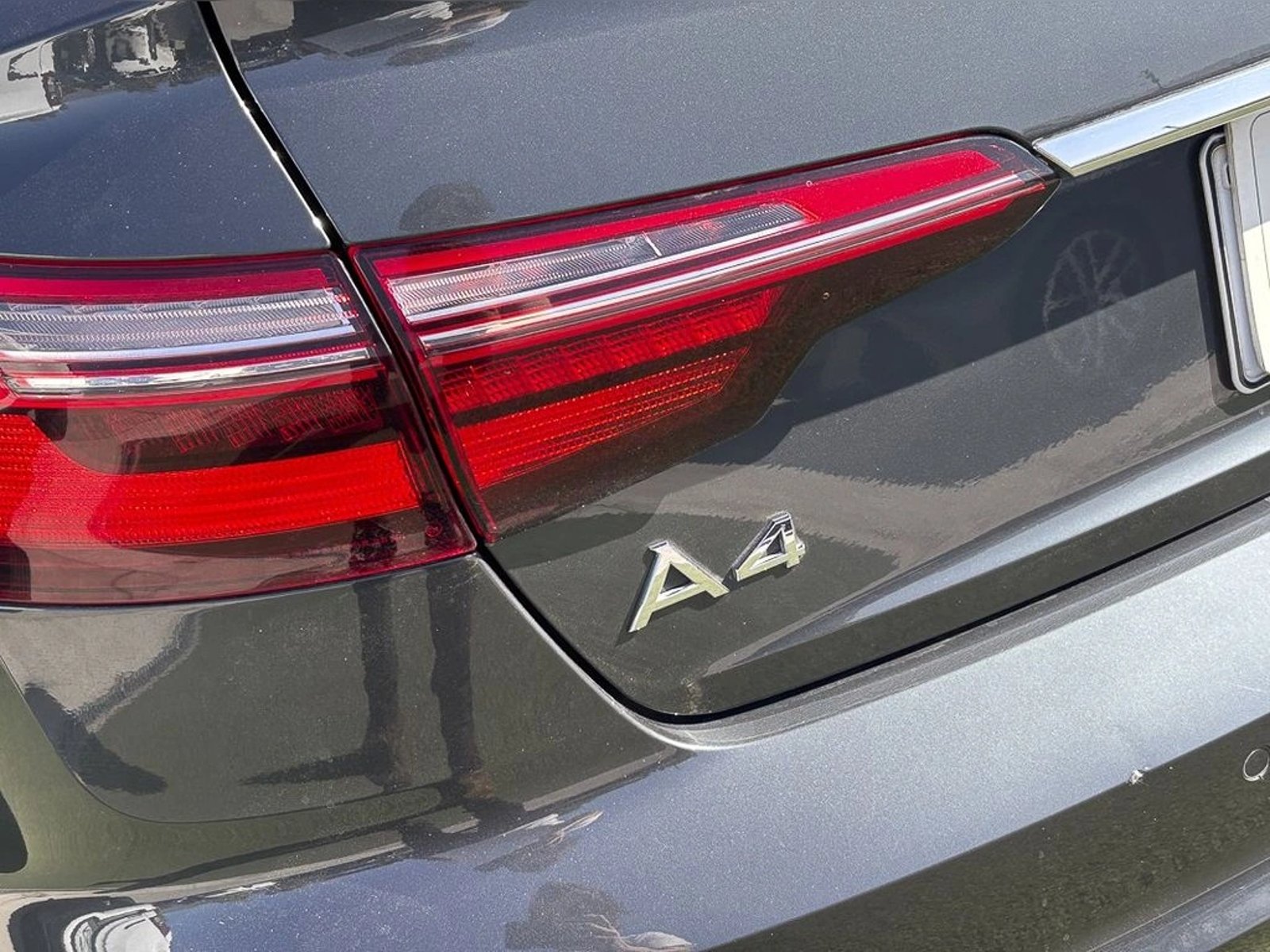 AUDI A4 2.0 TFSI 35 S-TRONIC 2024 - Imagen 6 de 17