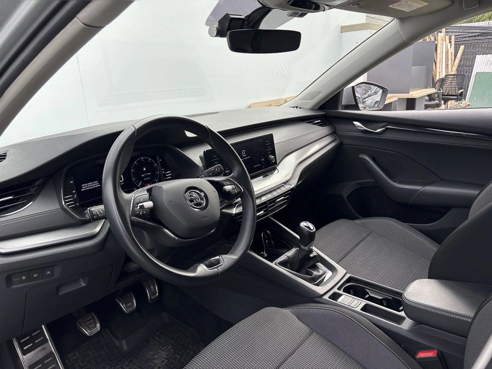 SKODA OCTAVIA 1.4 TSI AMBITION MT 2023 - Imagen 10 de 16