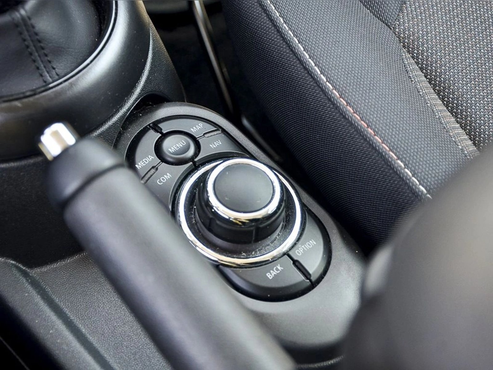 MINI COOPER 1.5 AUTO ESSENTIAL 2024 - Imagen 9 de 17