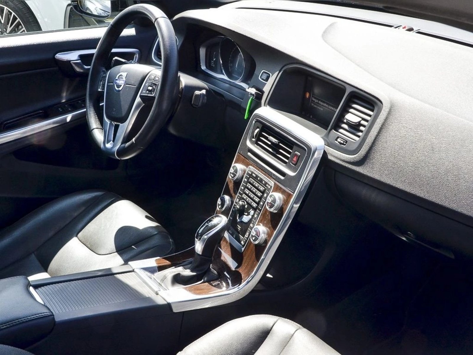 VOLVO S60 CROSS COUNTRY 2.4 D4 AUTO LIMITED 4WD 2019 - Imagen 5 de 14