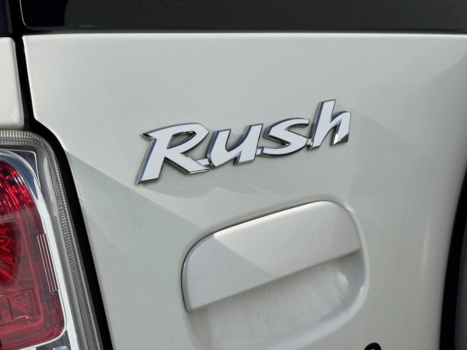 TOYOTA RUSH 1.5 LEI 4X2 AUTO 5P 2017 - Imagen 6 de 17