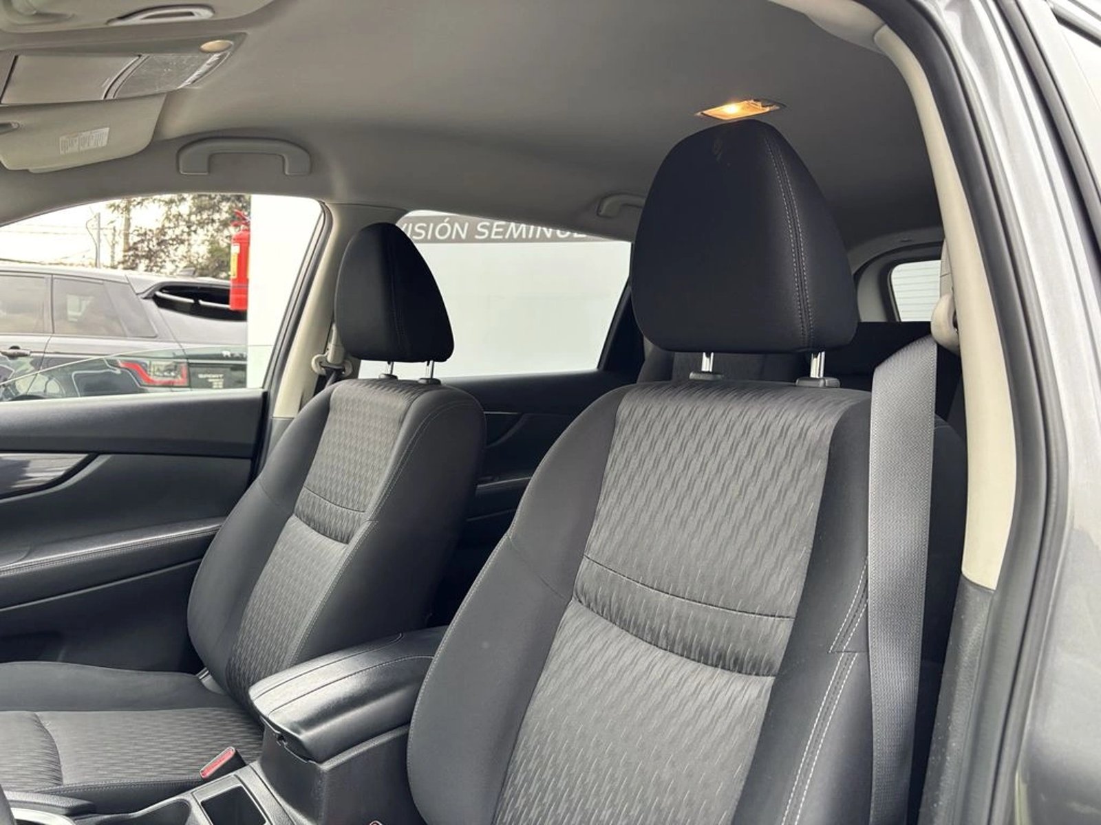 Nissan X-TRAIL 2.5 SENSE 4X2 CVT AUTO 7 PASAJEROS 2022 - Imagen 9 de 20