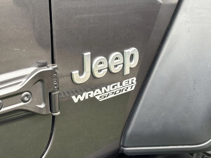 Jeep WRANGLER 3.6 SPORT X 4X4 AT 3P 2021 - Imagen 13 de 20