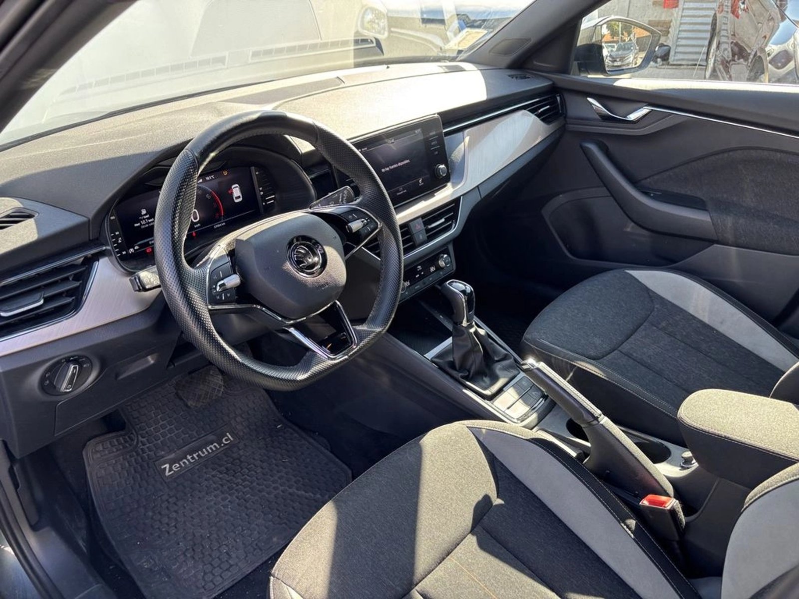 Skoda SCALA 1.5 TSI DESIGNE DSG AUTO 2022 - Foto 5 de 16