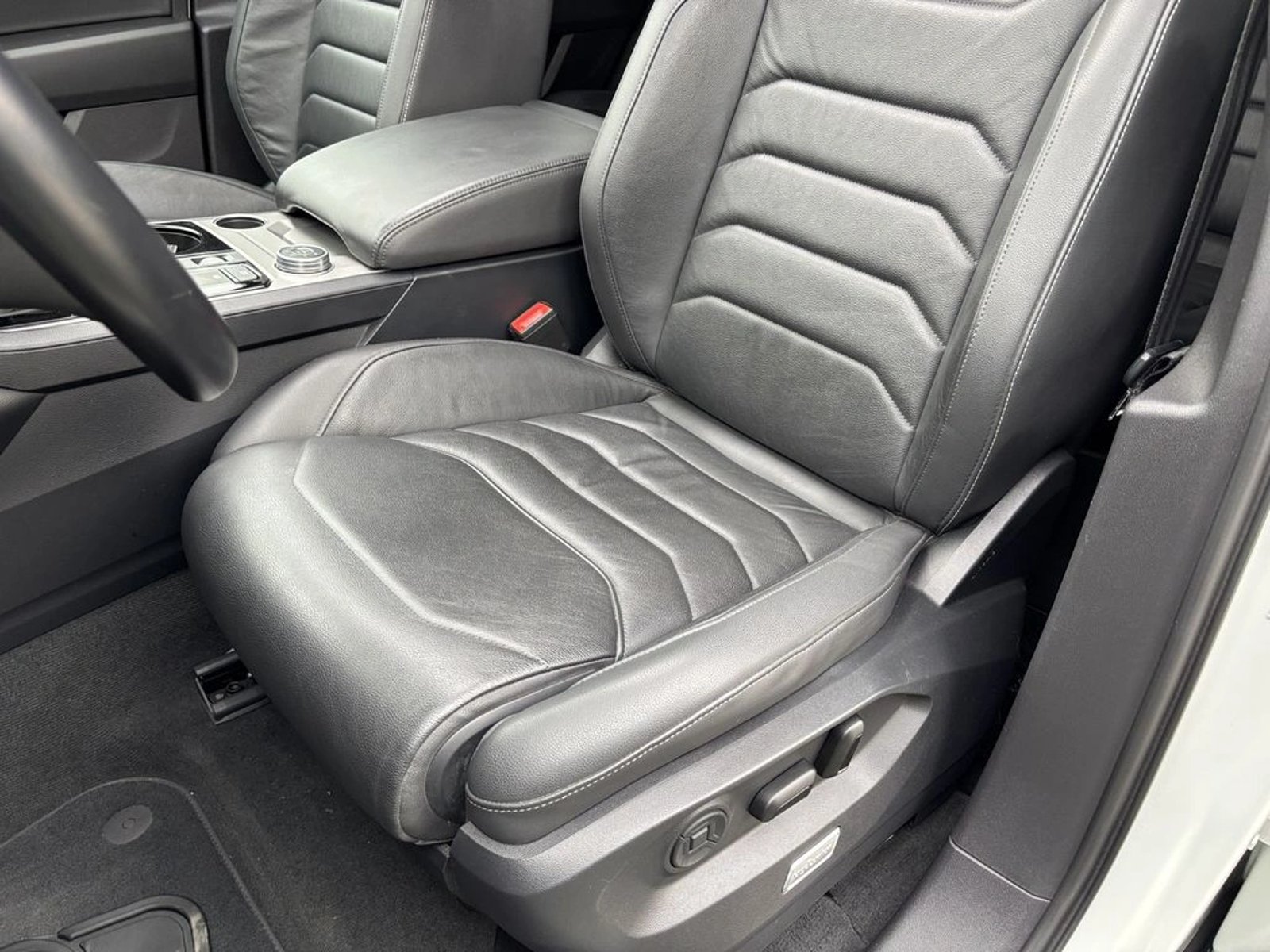 Volkswagen TOUAREG 3.0 V6 TDI DIESEL LIMITED 4WD AT 5P 2019 - Imagen 11 de 20