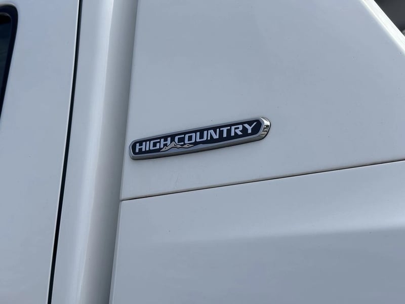 Chevrolet COLORADO 2.8 HIGH COUNTRY DIESEL 4WD AUTO 4P 2022 - Imagen 9 de 20