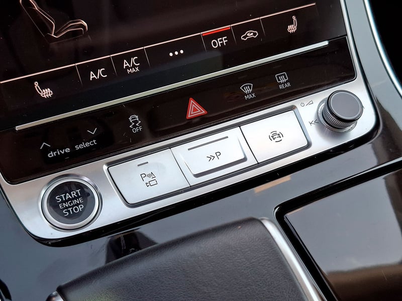 Audi Q8 3.0 55 TFSI SLINE QUATTRO 2023 - Imagen 18 de 20