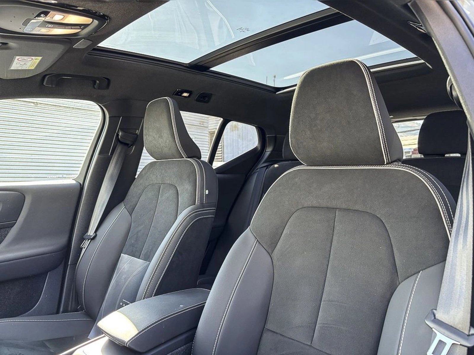 Volvo XC40 P6 RECHARGE 2024 - Foto 4 de 19