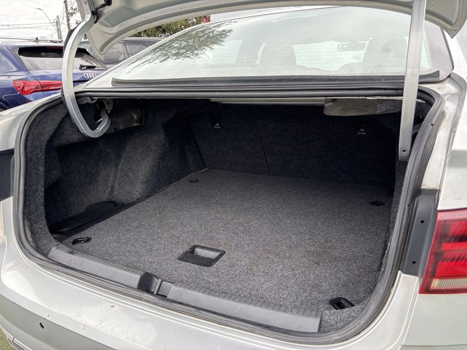 Volkswagen VIRTUS 1.6 MSI HIGHLINE 4X2 AT 4P 2019 - Imagen 9 de 20