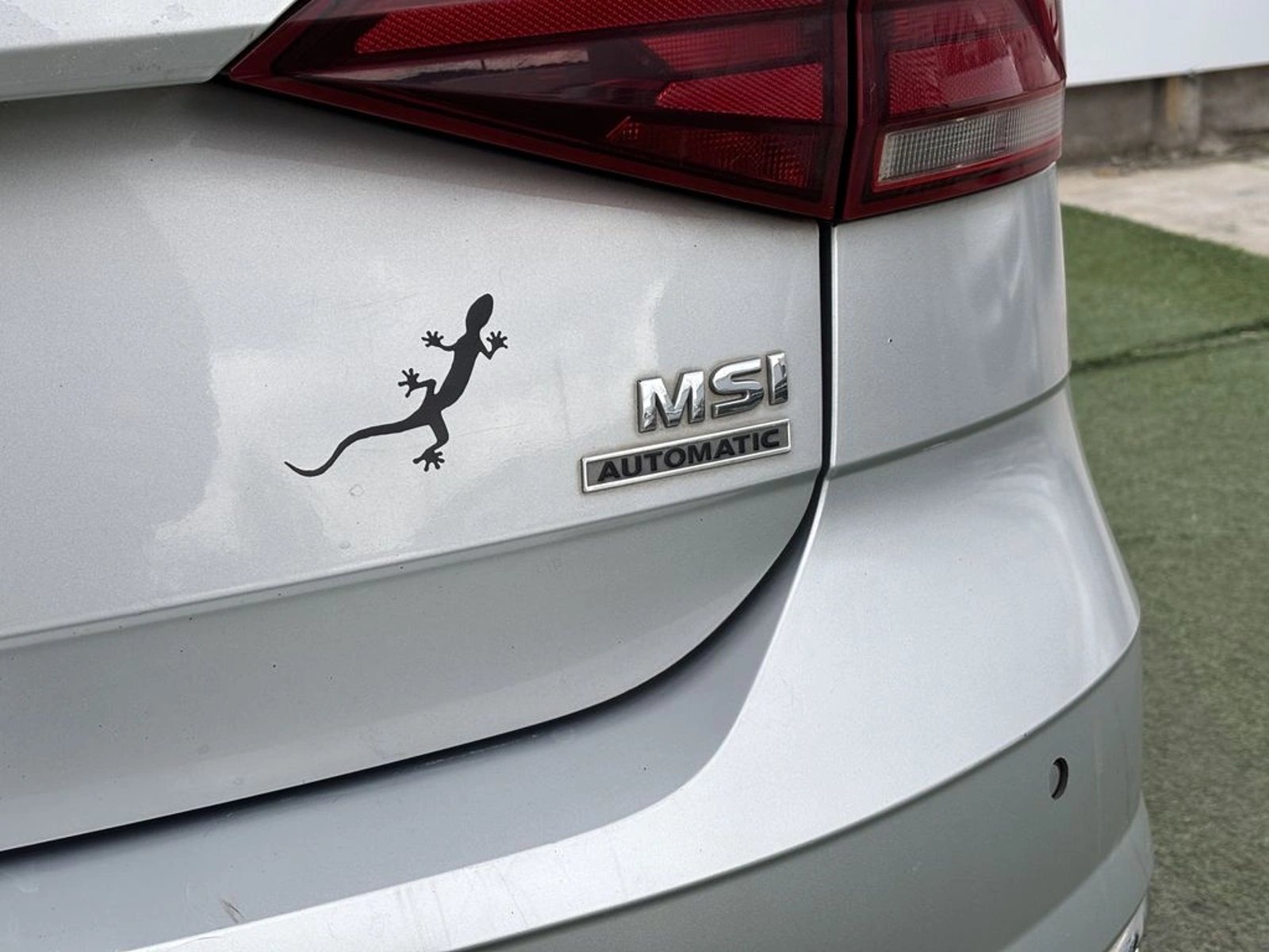 Volkswagen VIRTUS 1.6 MSI HIGHLINE 4X2 AT 4P 2019 - Imagen 8 de 20