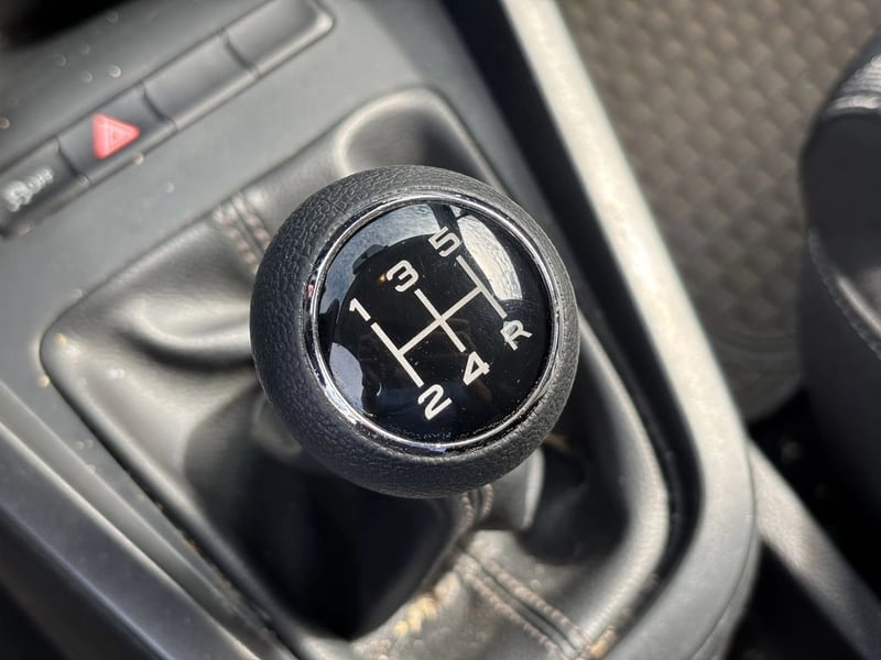 MG 3 1.5 STD 4X2 HB MT 5P 2024 - Imagen 15 de 20