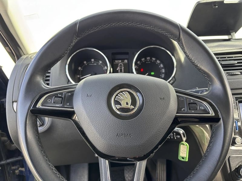Skoda YETI 1.2 TSI ELEGANCE DSG 2016 - Imagen 15 de 18