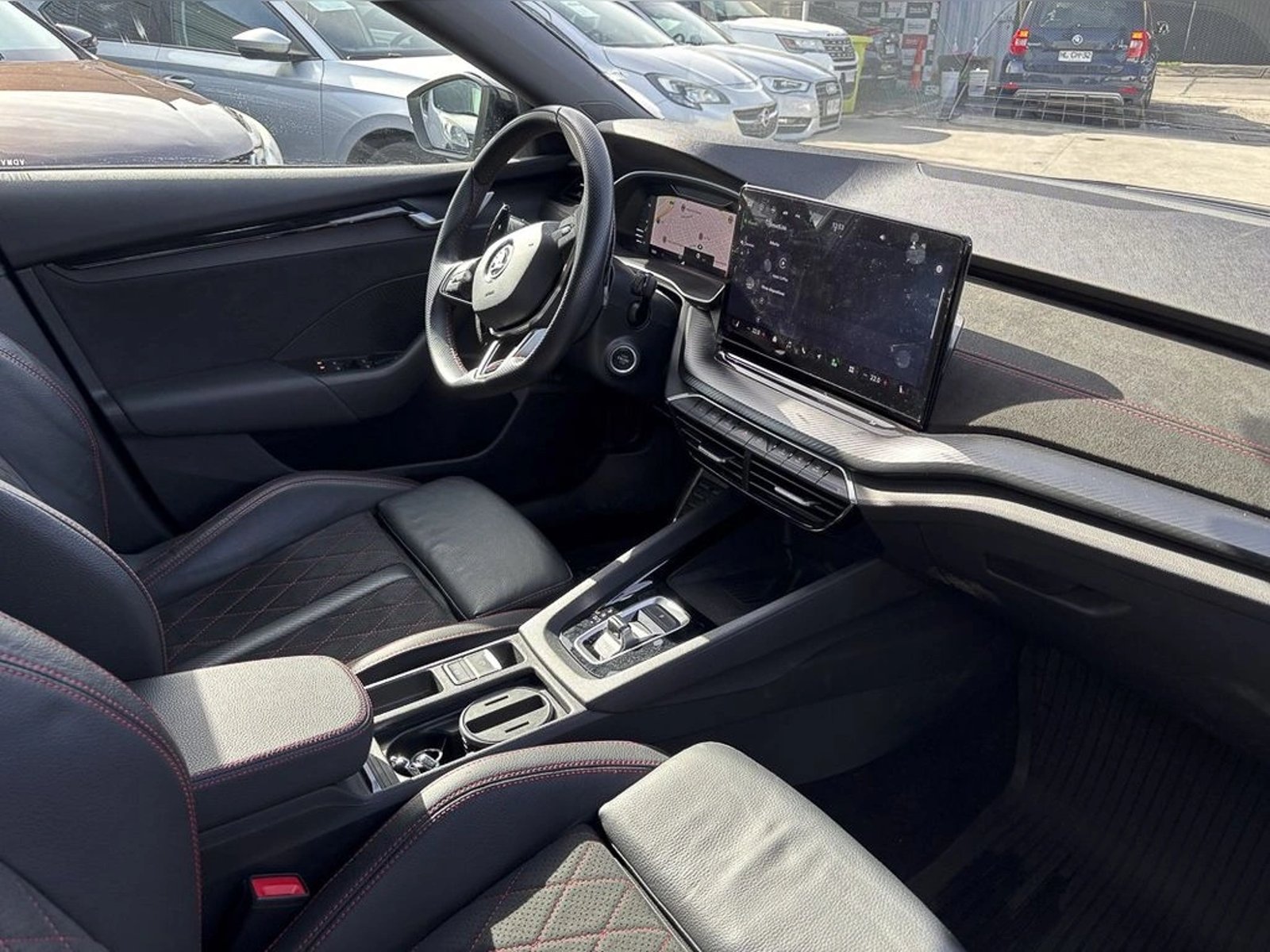 Skoda OCTAVIA 2.0 TFSI VRS DSG7 2025 - Foto 5 de 19
