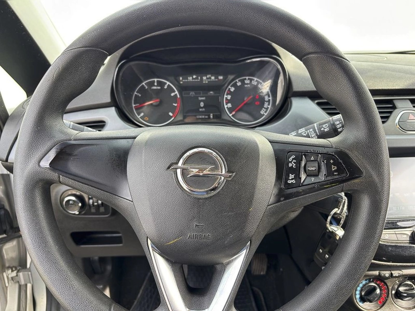 OPEL CORSA 1.4 ENJOY 2017 - Imagen 17 de 18