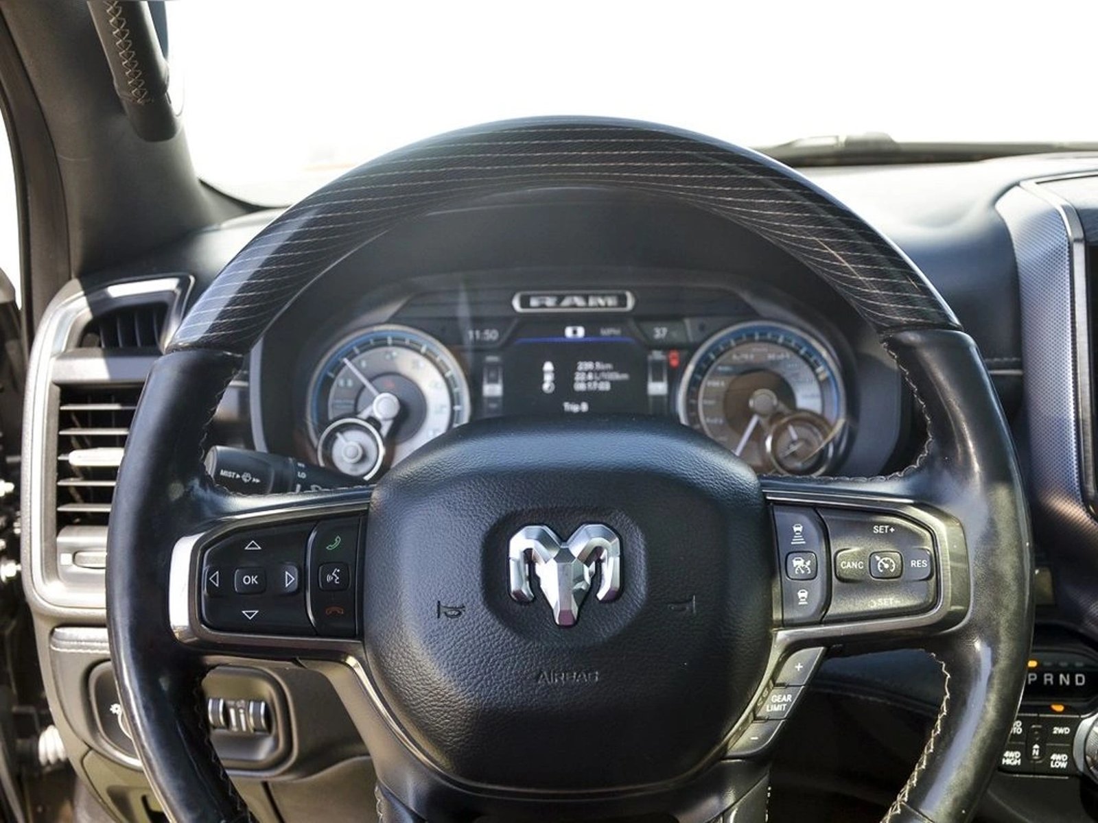 RAM 1500 5.7 LIMITED CREW CAB 4WD 2019 - Imagen 18 de 20