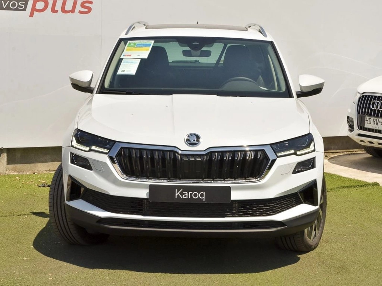 Skoda KAROQ 1.5 TSI AUTO DESIGN 2026 - Foto 2 de 20