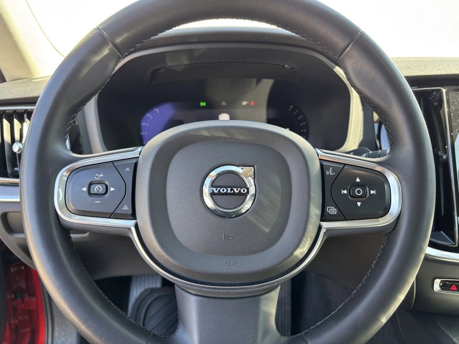 Volvo S60 2.0 B4 PLUS HYBRID FWD AT 4P 2023 - Imagen 15 de 20