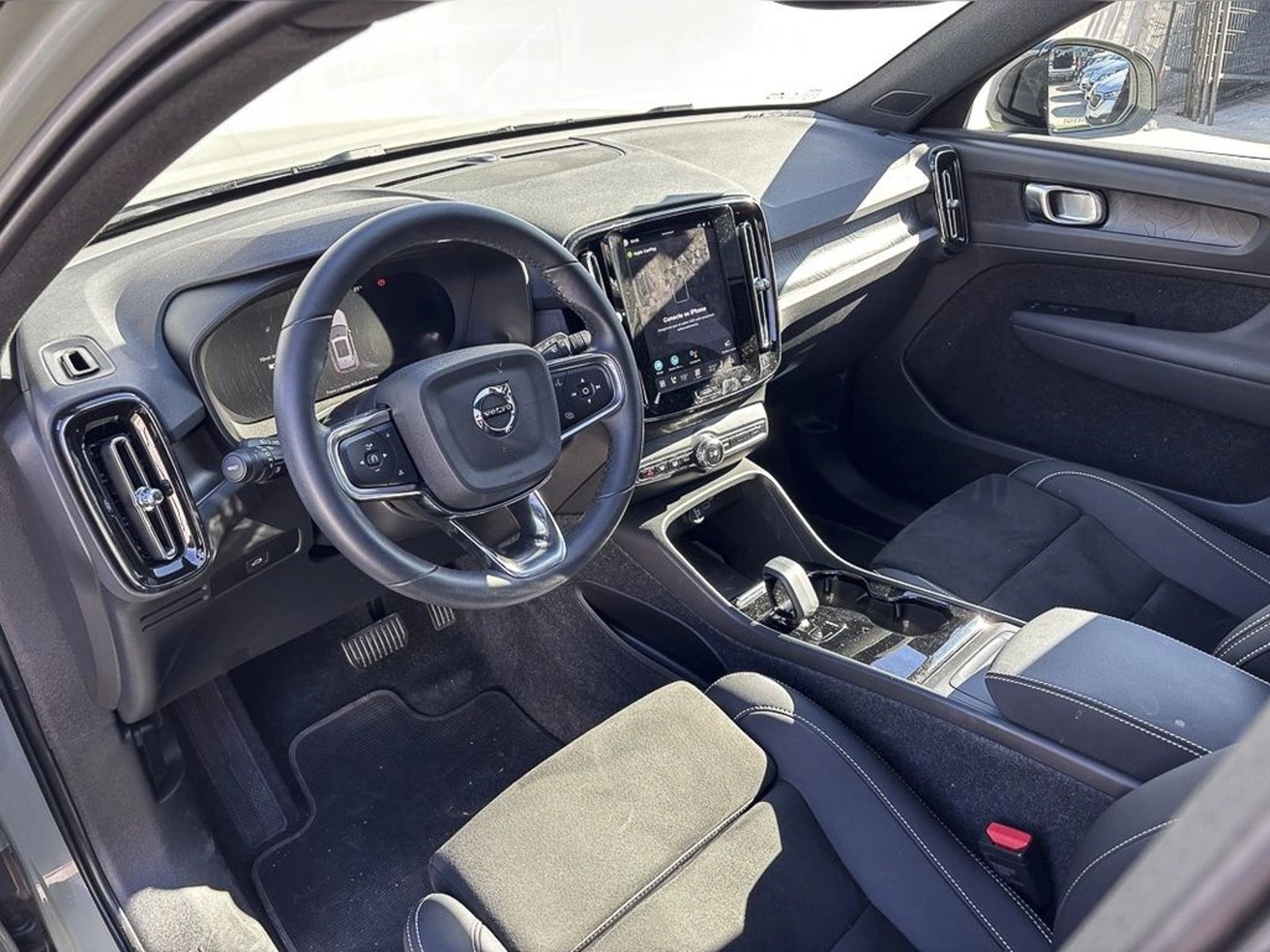 Volvo XC40 P6 RECHARGE 2024 - Foto 3 de 19