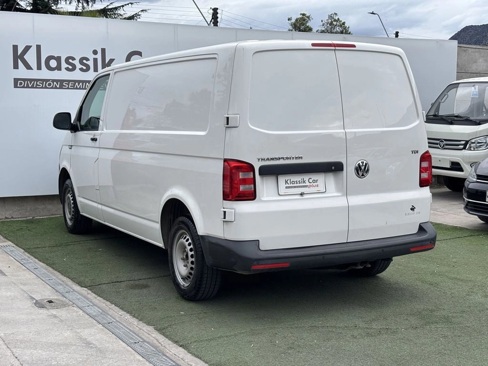 Volkswagen TRANSPORTER 2.0 T6 DIESEL 4X2 FURGON TECHO BAJO AC 2018 - Imagen 19 de 20