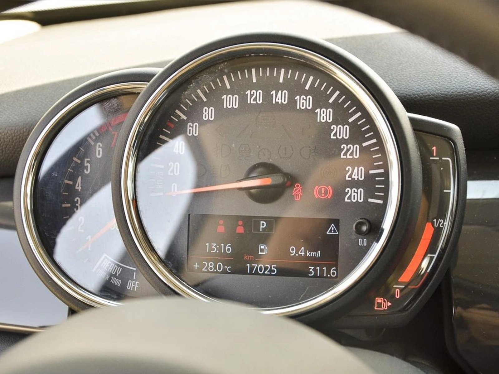 MINI COOPER 1.5 AUTO ESSENTIAL 2024 - Imagen 12 de 17