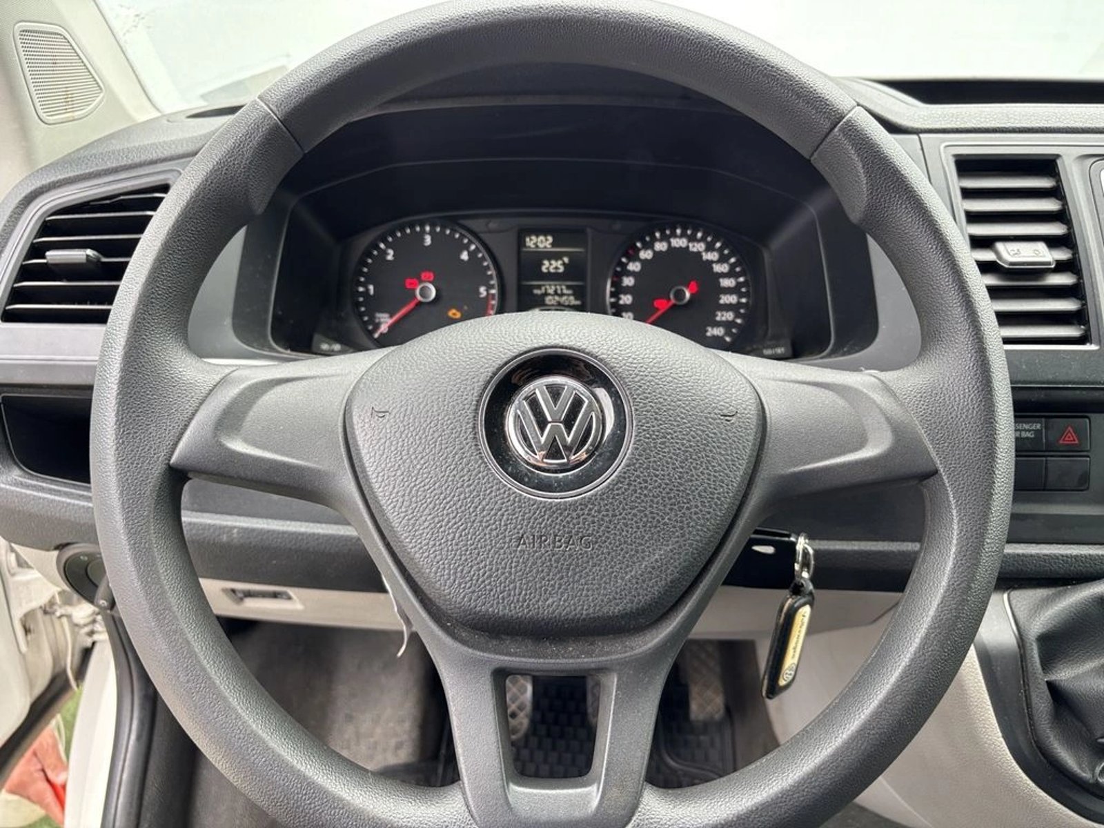 Volkswagen TRANSPORTER 2.0 T6 DIESEL 4X2 FURGON TECHO BAJO AC 2018 - Imagen 9 de 20