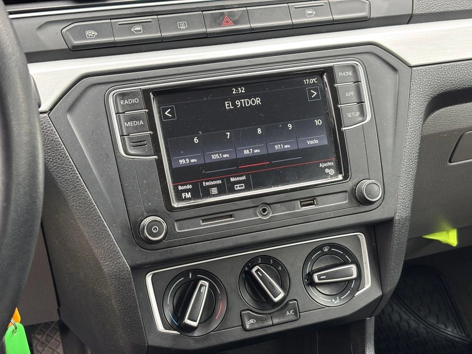 Volkswagen GOL 1.6 HIGHLINE HB MT 5P 2022 - Imagen 15 de 20