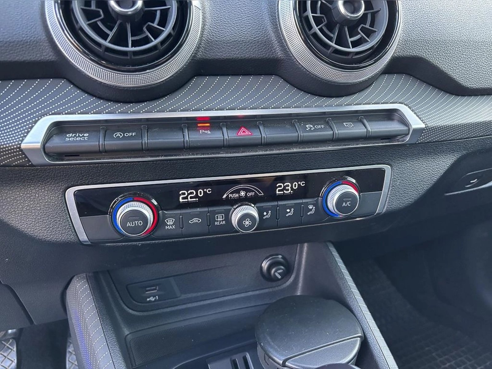 AUDI Q2 1.4 35 TFSI STRONIC AUTO SPORT 2023 - Imagen 11 de 16