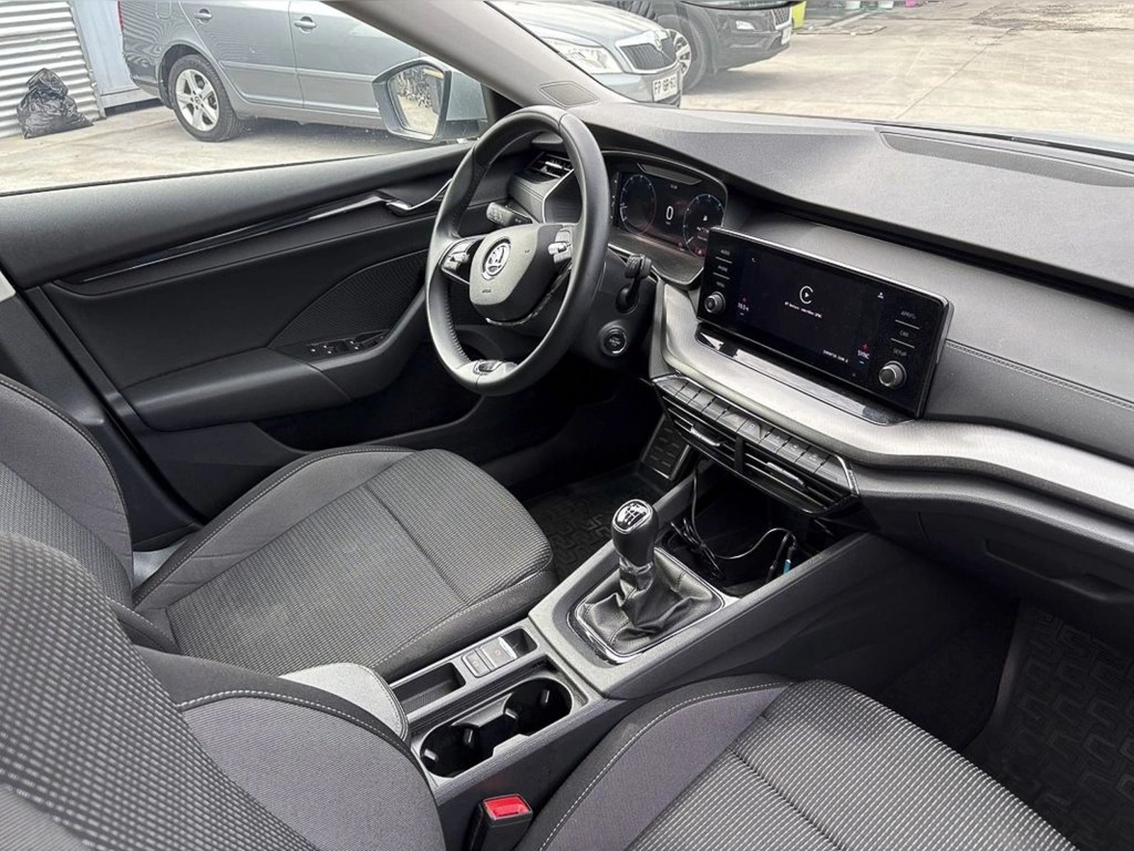 SKODA OCTAVIA 1.4 TSI AMBITION MT 2023 - Imagen 6 de 16