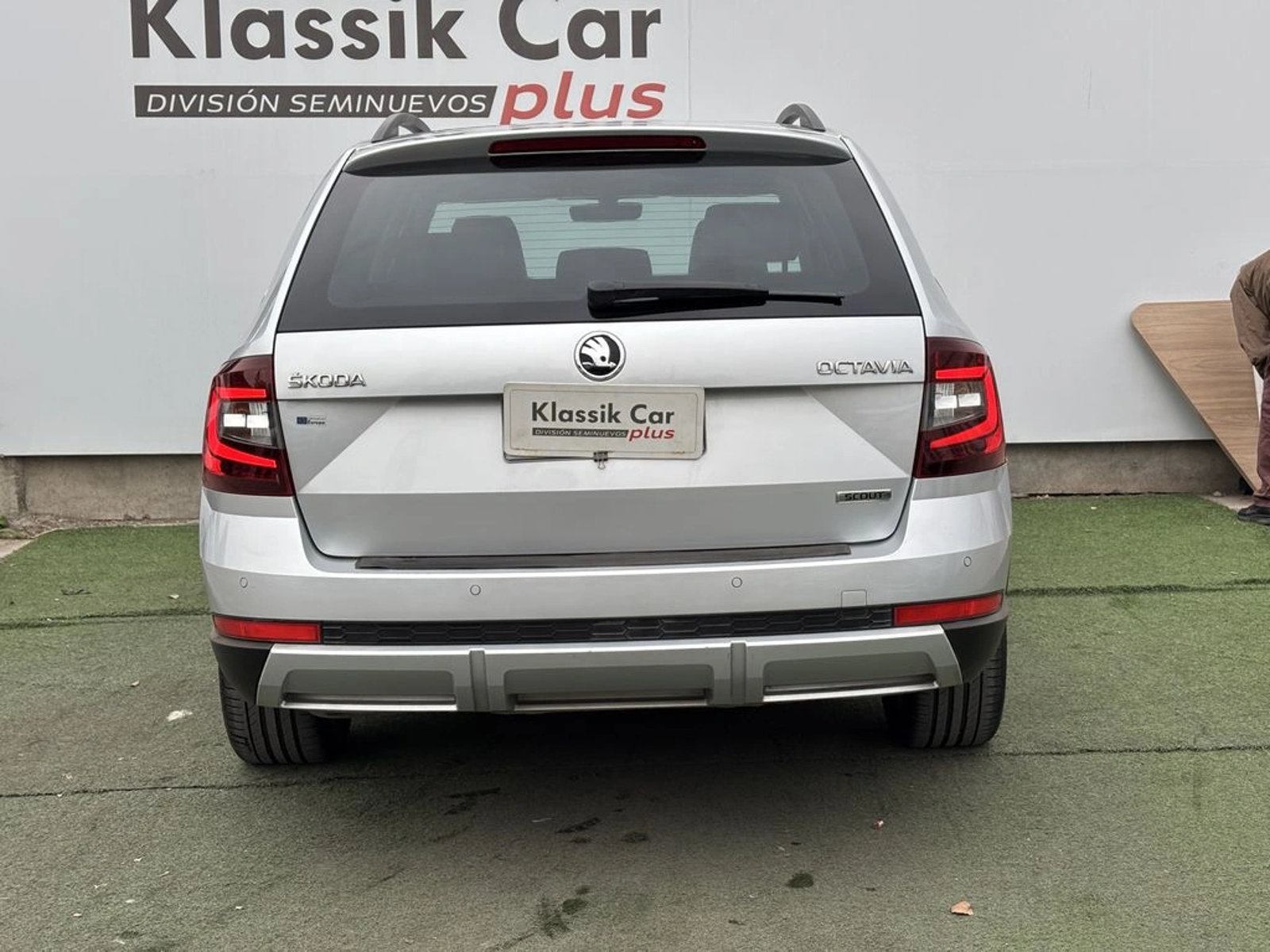 SKODA OCTAVIA 2.0 TDI DSG AUTO SCOUT 4WD 2018 - Imagen 4 de 17