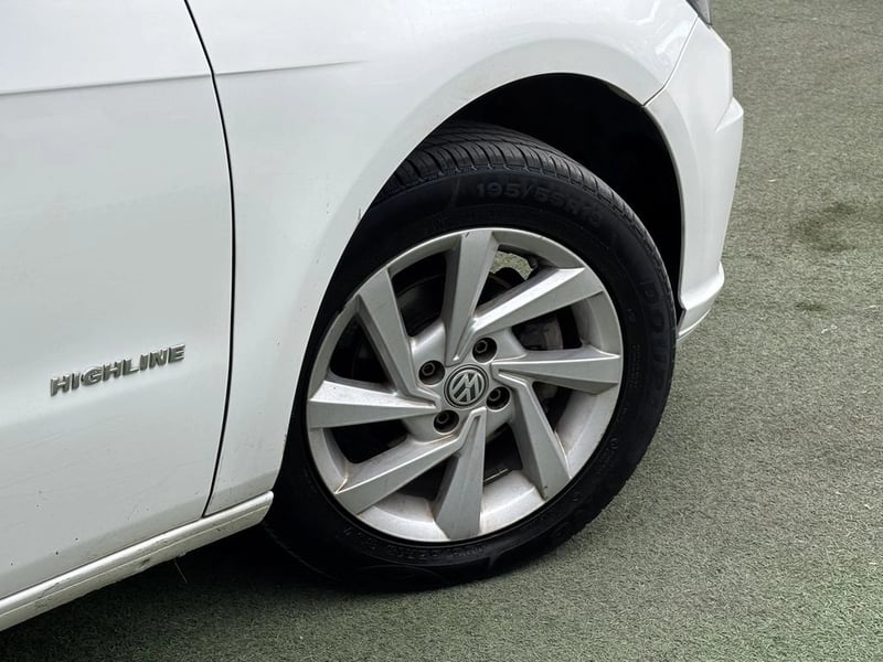 Volkswagen GOL 1.6 HIGHLINE HB MT 5P 2022 - Imagen 4 de 20