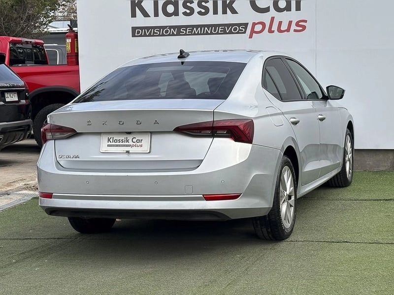 Skoda OCTAVIA 1.4 TSI AUTO AMBITION 2025 - Imagen 3 de 15