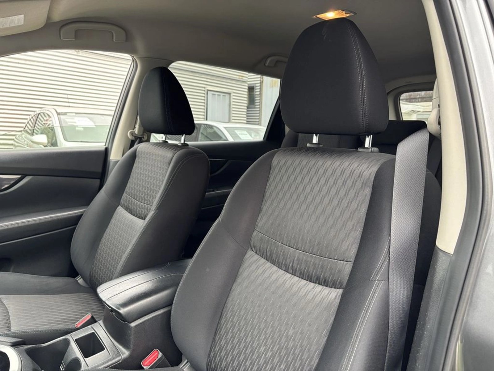 Nissan X-TRAIL 2.5 SENSE 4X2 CVT AUTO 7 PASAJEROS 2022 - Imagen 15 de 20