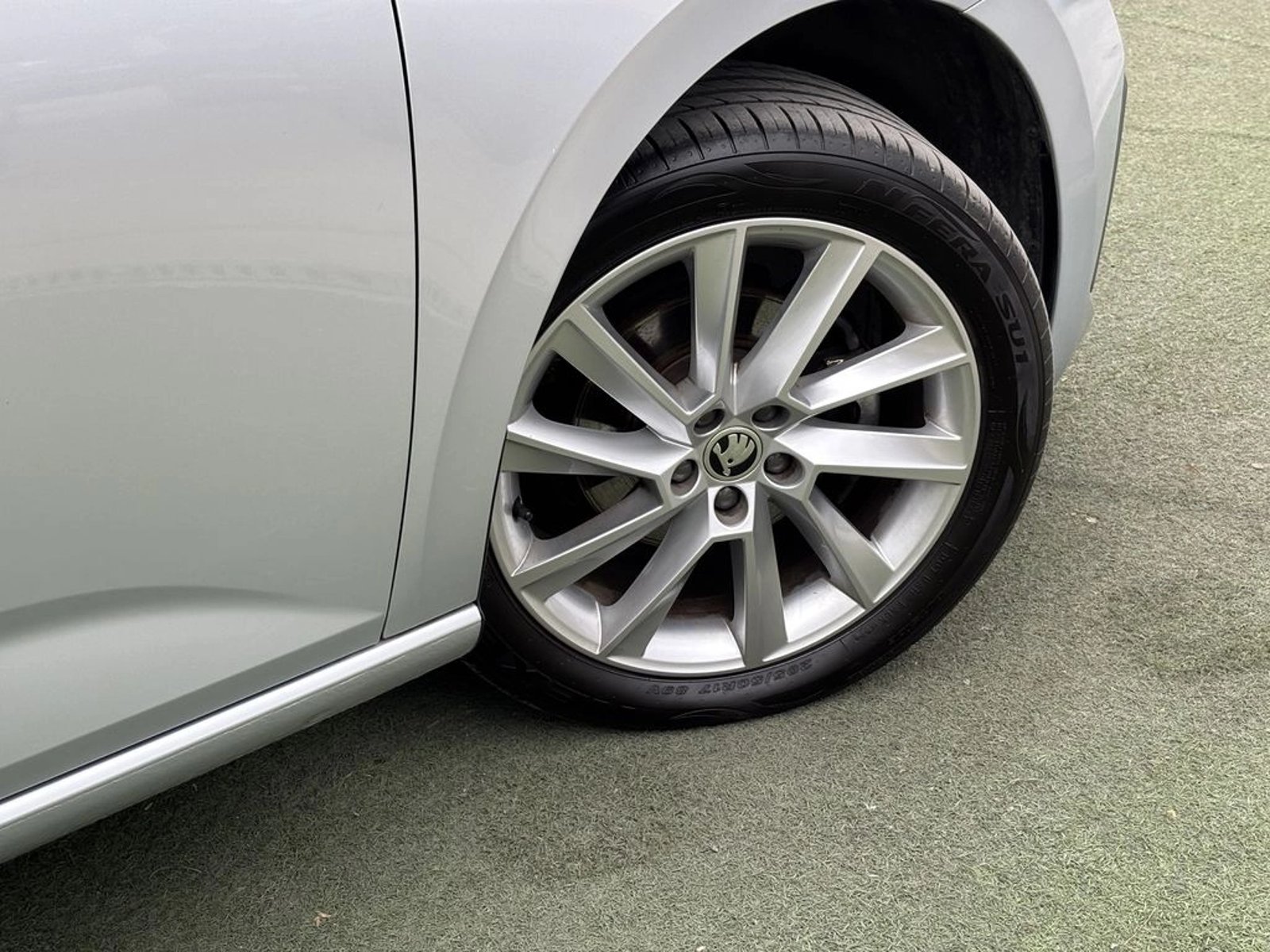 Skoda SCALA 1.5 TSI SELECTION  DSG AUTO 2025 - Foto 4 de 20