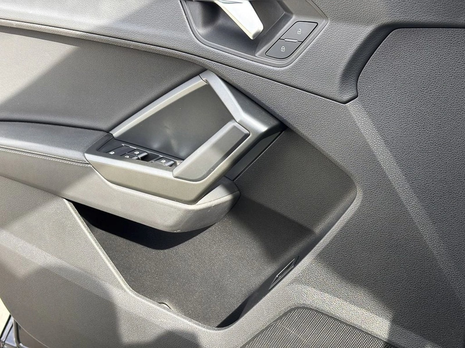AUDI Q3 1.4 35 TFSI STRONIC AUTO SPORT 2025 - Imagen 13 de 18