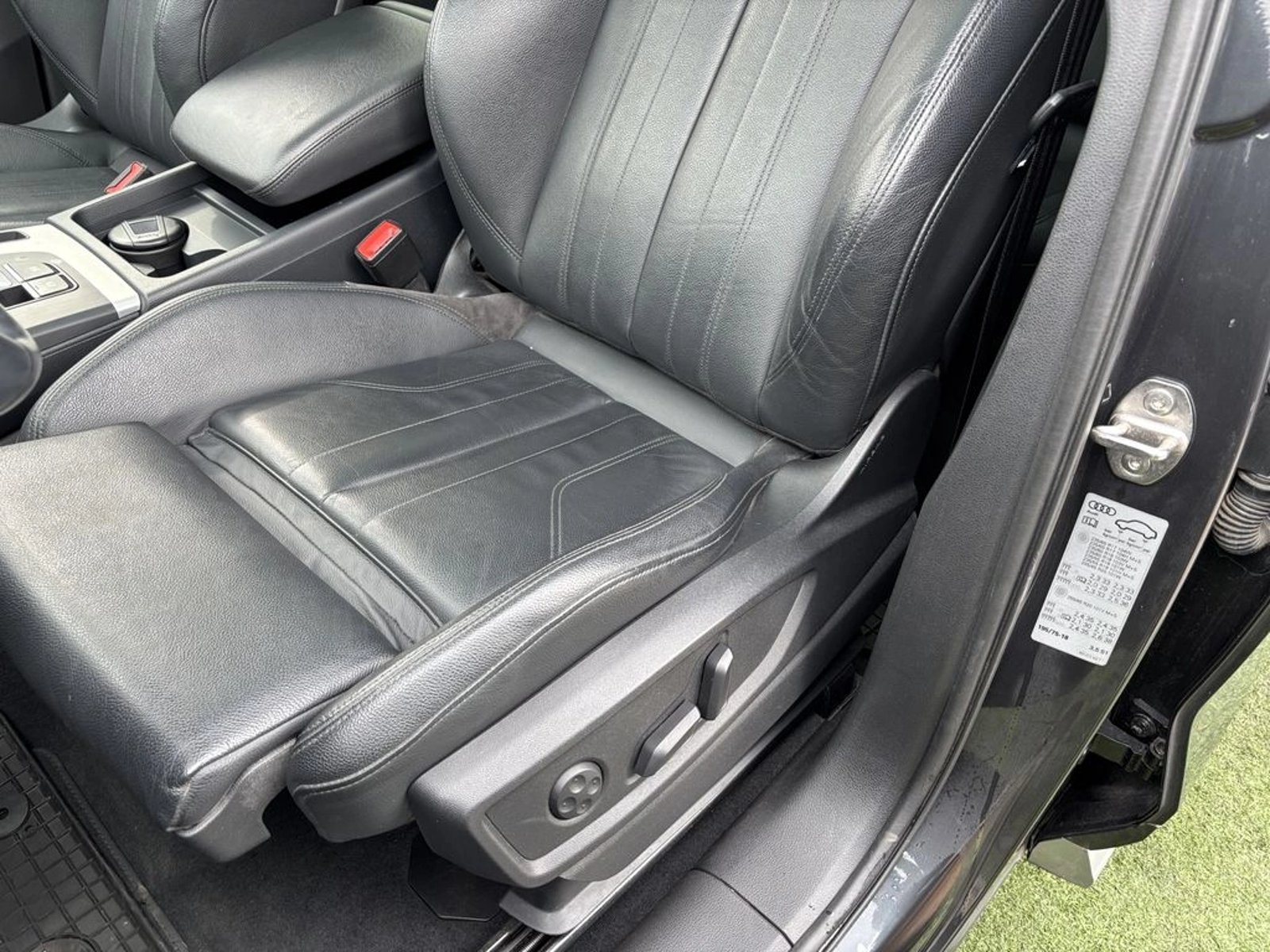 Audi Q5 2.0 45 TFSI S-LINE SPORT QUATTRO AUTO 2019 - Imagen 17 de 20