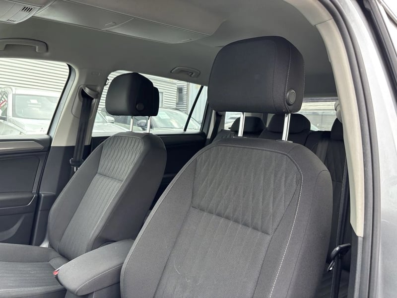 Volkswagen TIGUAN 1.4 TSI COMFORTLINE  4X2 7 ASIENTOS 2023 - Imagen 11 de 20