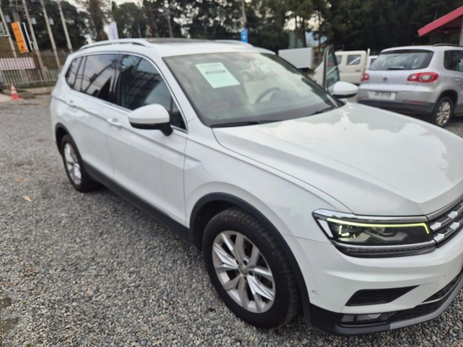 Volkswagen TIGUAN TIGUAN TSI 2.0 AUT 2018 - Foto 2 de 10