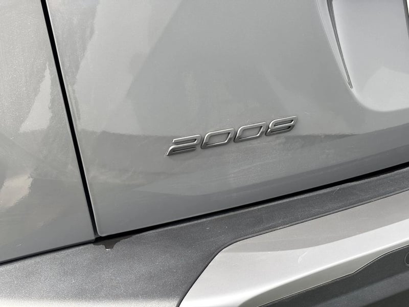 Peugeot 2008 1.2 MCA ALLURE MHEV 136HP 4X2 AT 5P 2025 - Imagen 7 de 20