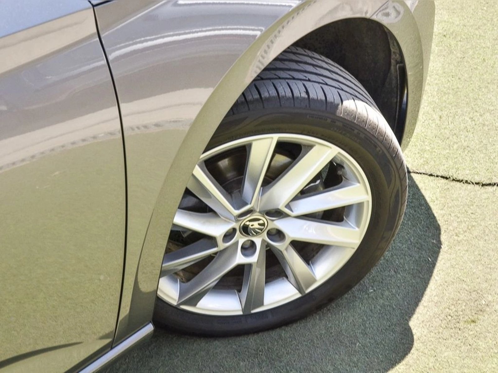 SKODA SCALA 1.5 TSI SELECTION  DSG AUTO 2025 - Imagen 5 de 19