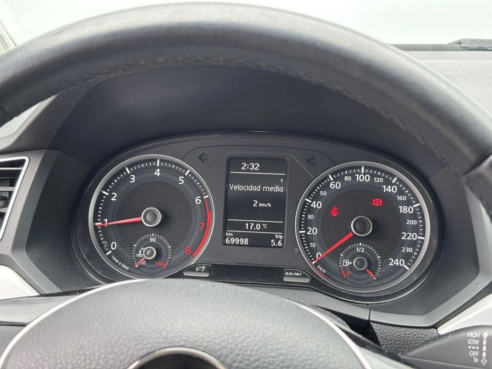Volkswagen GOL 1.6 HIGHLINE HB MT 5P 2022 - Imagen 16 de 20