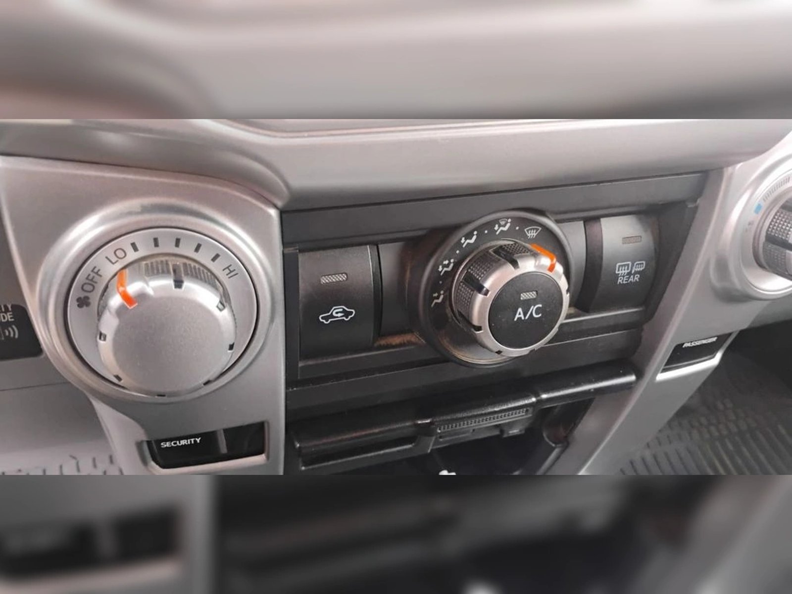 TOYOTA 4RUNNER SR5 4.0 AUT 2012 - Imagen 11 de 15