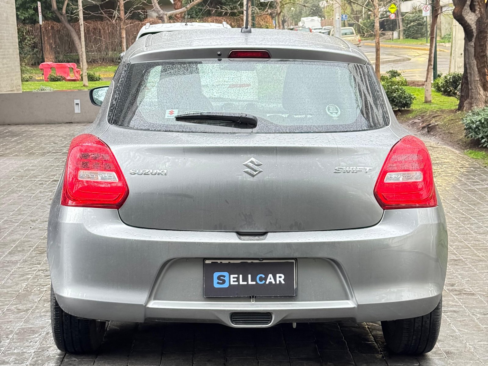 Suzuki SWIFT 2017 - Foto 3 de 8